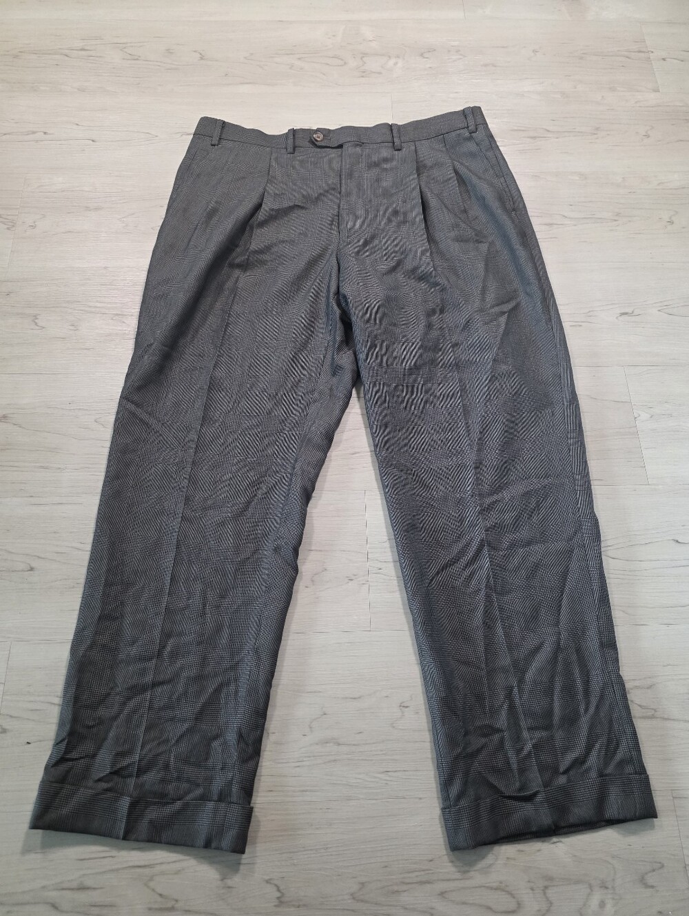 Ralph Lauren Men’s 38W x 30L Gray Glen Plaid Pleated Dress Pants Trousers Career